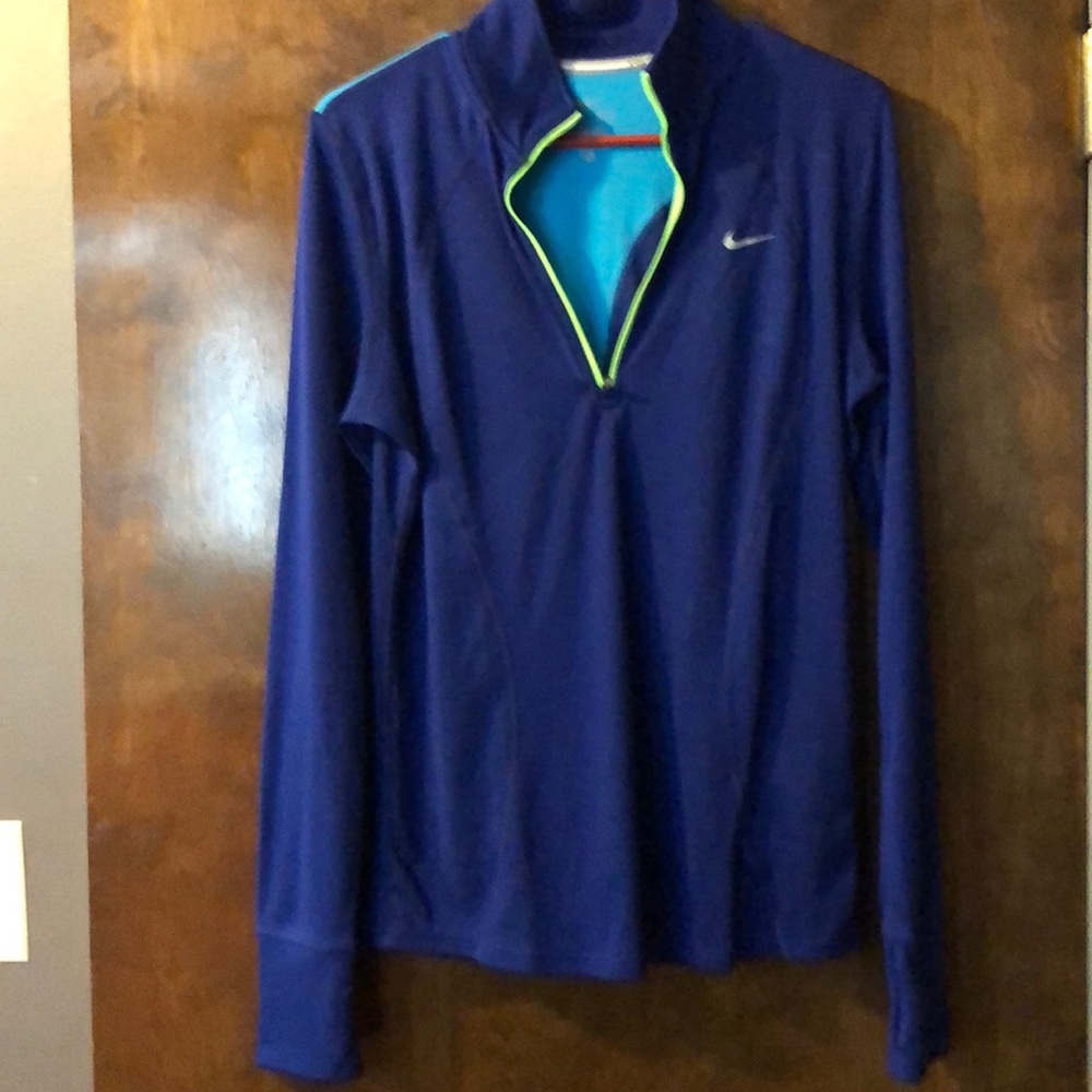 Nike pullover 1/4 zip.